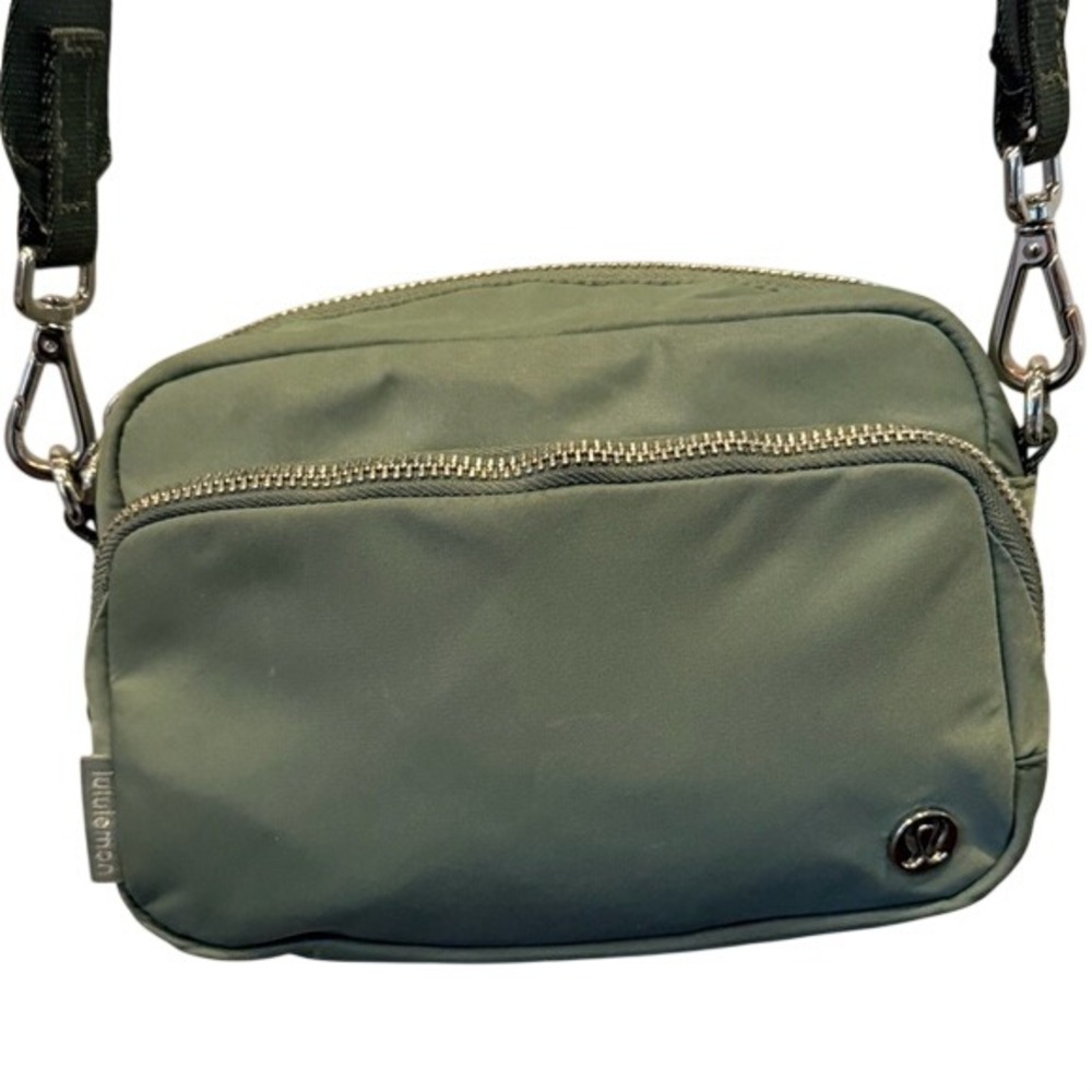 Lululemon Green Nylon Mini Shoulder Bag Zip Crossbody‎